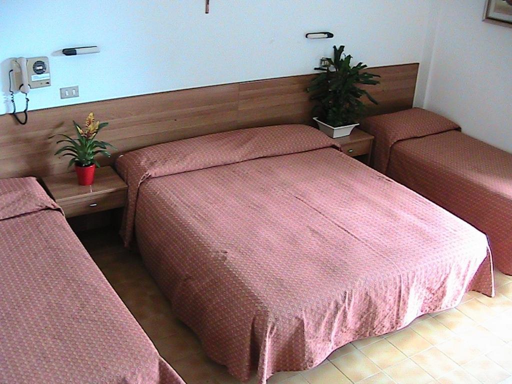 Hotel Universo Rimini Zimmer foto